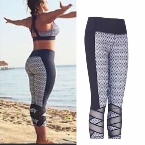 Athleta Pants - ATHLETA High Rise Mosaic Mantra Capri Leggings Tights Mesh Navy Blue White S